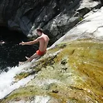 De Charme Au Bord Des Piscines Naturelles וילה