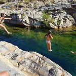 De Charme Au Bord Des Piscines Naturelles וילה