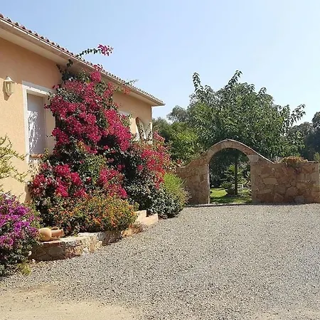 De Charme Au Bord Des Piscines Naturelles 别墅 *