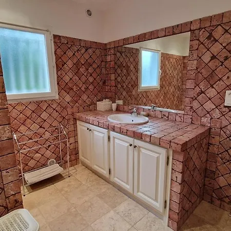 De Charme Au Bord Des Piscines Naturelles