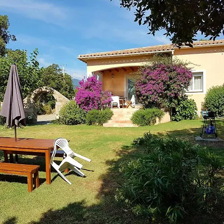 De Charme Au Bord Des Piscines Naturelles 别墅 *