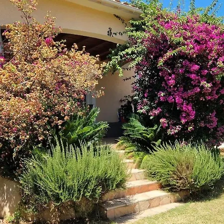 De Charme Au Bord Des Piscines Naturelles *