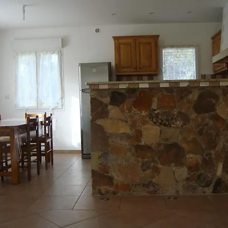 De Charme Au Bord Des Piscines Naturelles Villa