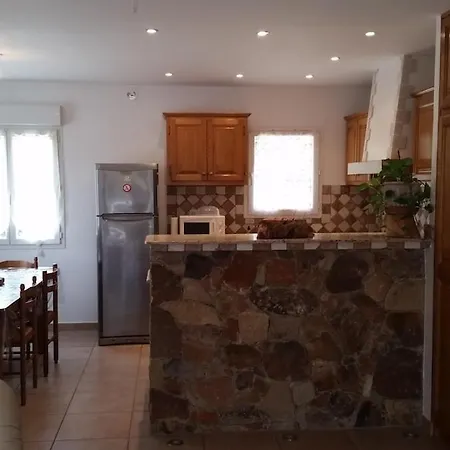 Vila De Charme Au Bord Des Piscines Naturelles Ventiseri