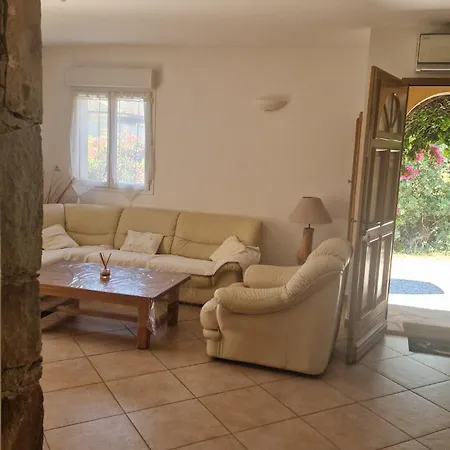 De Charme Au Bord Des Piscines Naturelles