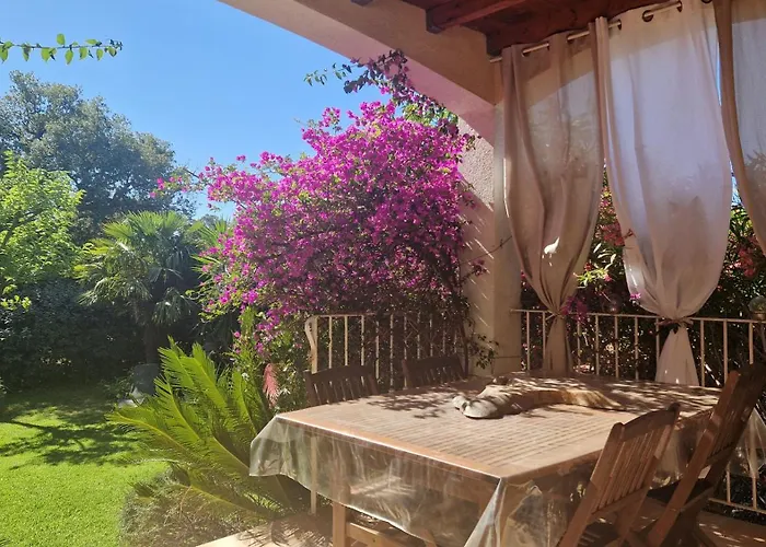 Villa De Charme Au Bord Des Piscines Naturelles *