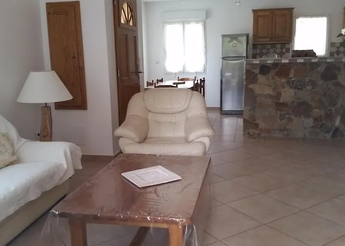 De Charme Au Bord Des Piscines Naturelles