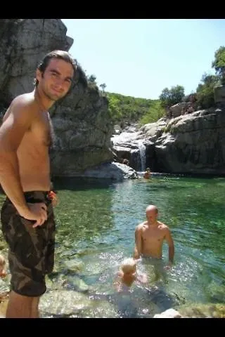 De Charme Au Bord Des Piscines Naturelles *