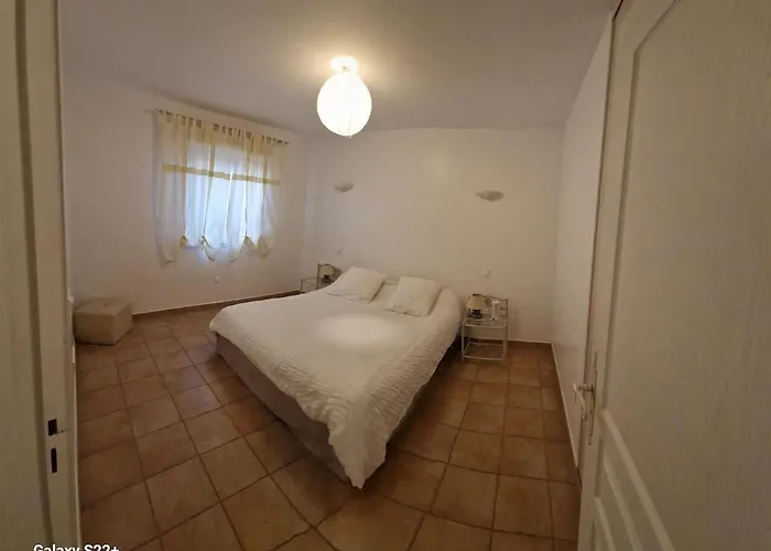 De Charme Au Bord Des Piscines Naturelles