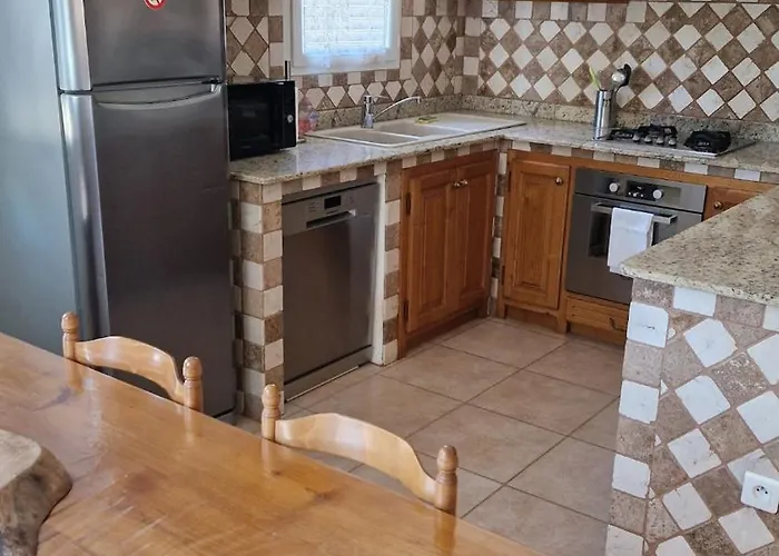 De Charme Au Bord Des Piscines Naturelles