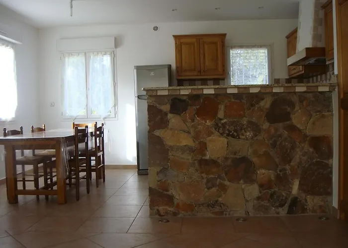 De Charme Au Bord Des Piscines Naturelles וילה