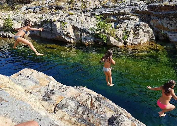 De Charme Au Bord Des Piscines Naturelles וילה