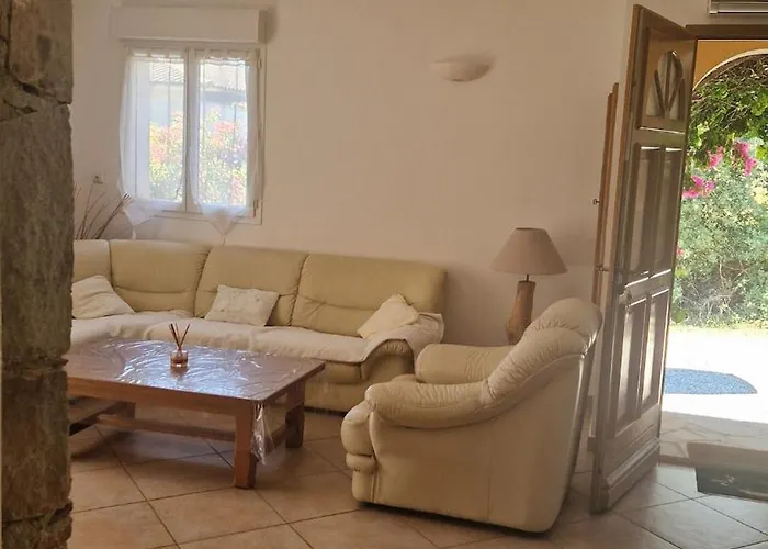 De Charme Au Bord Des Piscines Naturelles